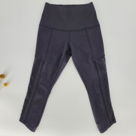 LULULEMON Hot to street mesh crop leggings… - Picture 2 of 8